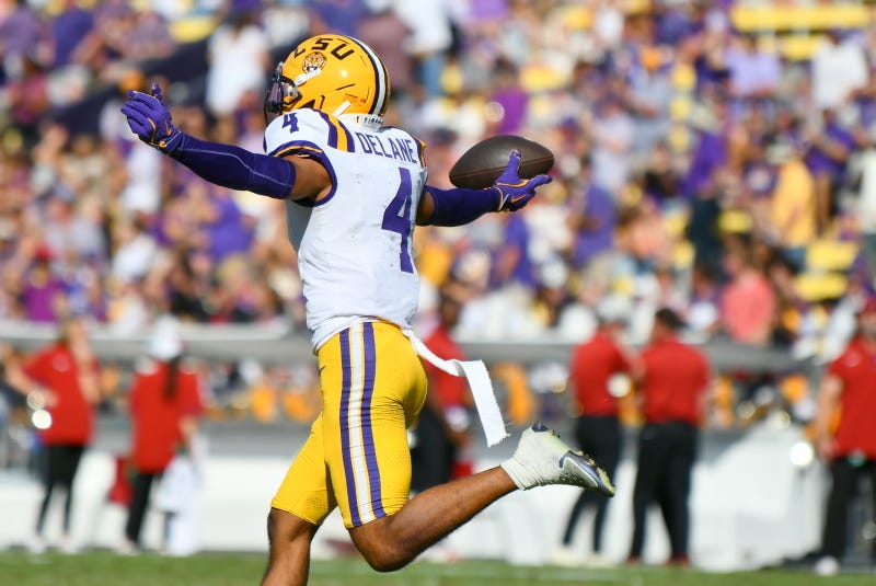 LSU beats Arkansas 23-22