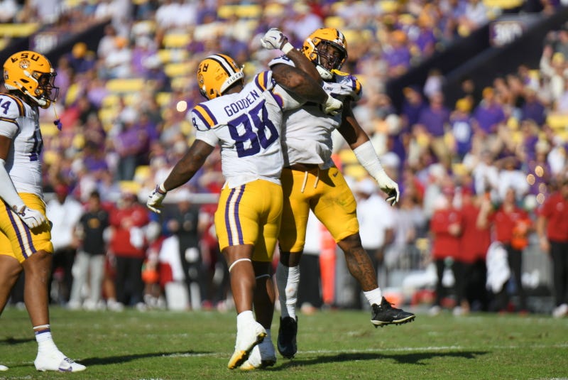 LSU beats Arkansas 23-22
