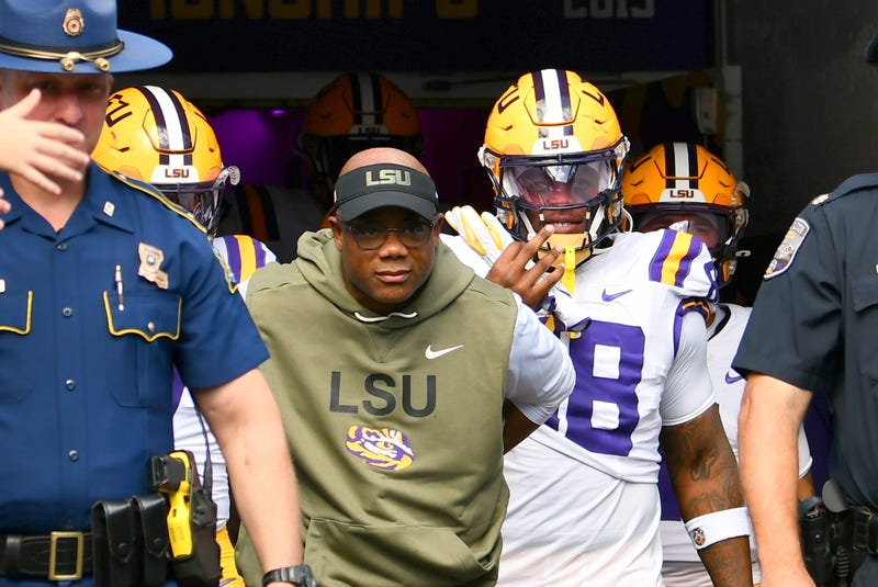 LSU beats Arkansas 23-22