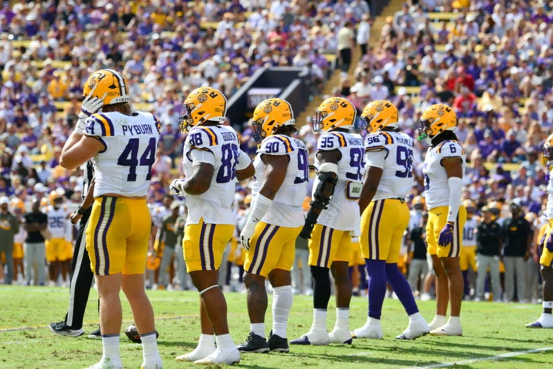 LSU beats Arkansas 23-22