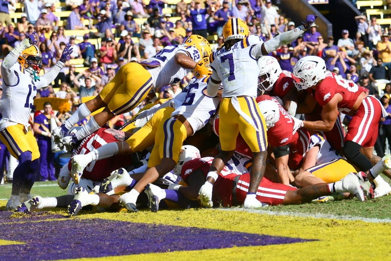 LSU beats Arkansas 23-22