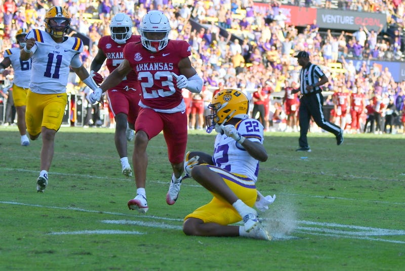 LSU beats Arkansas 23-22