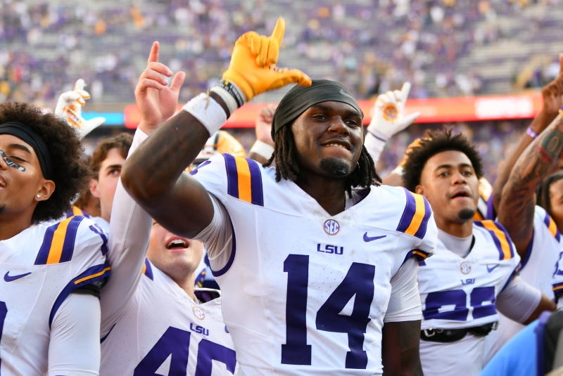 LSU beats Arkansas 23-22