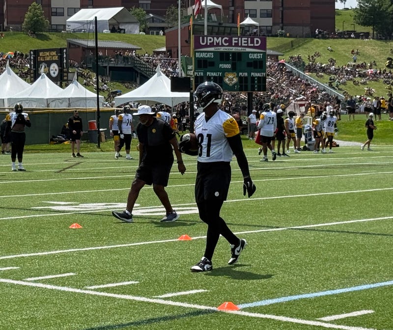 Jonnu Smith at practice