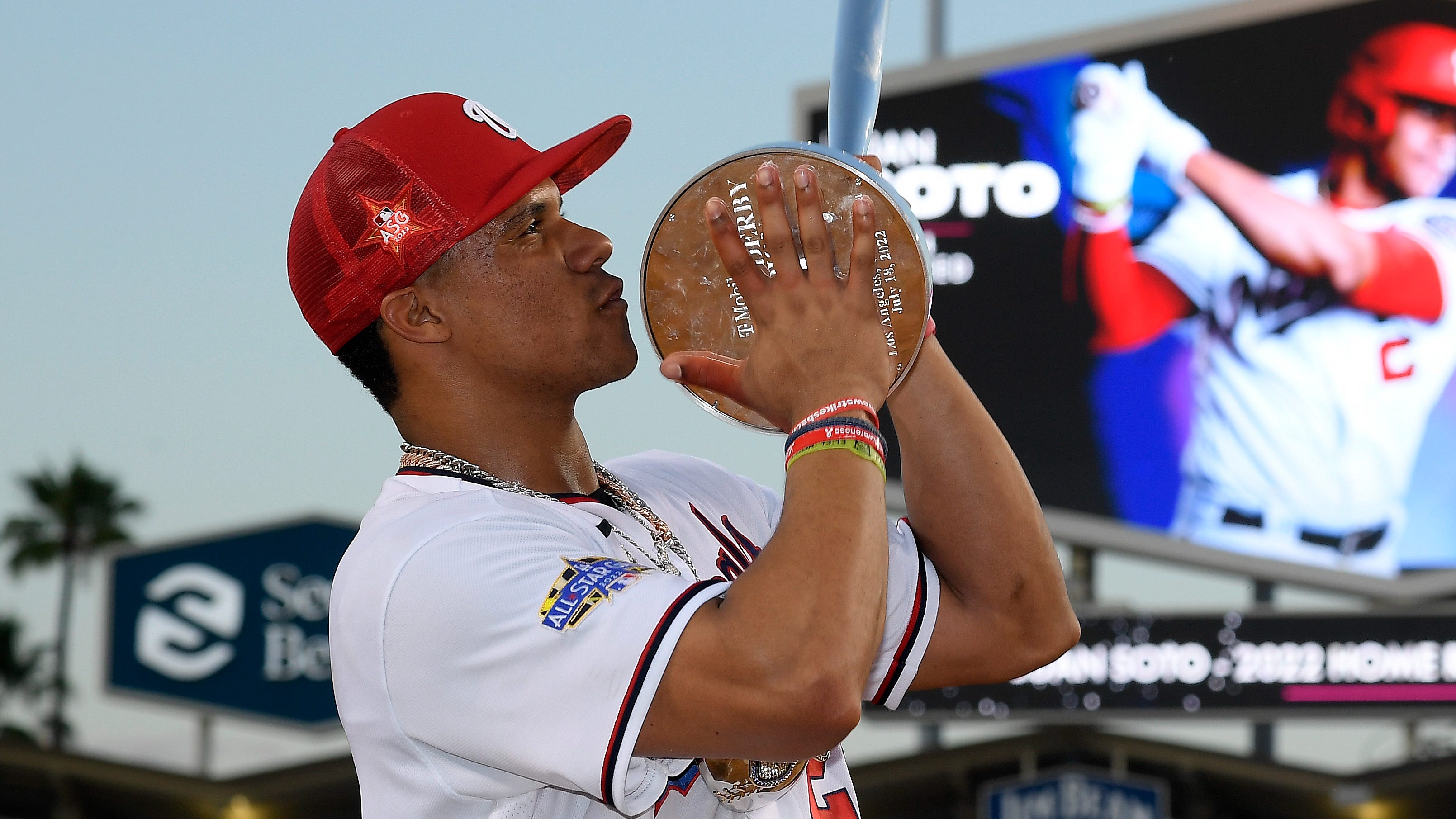 Report: These seven teams have already submitted trade offers for Juan Soto