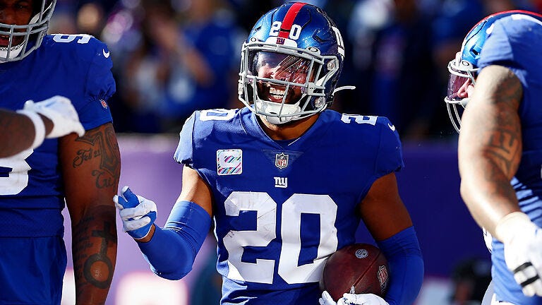 Multiple Giants told Julian Love MetLife was loudest it had been in a while after interception