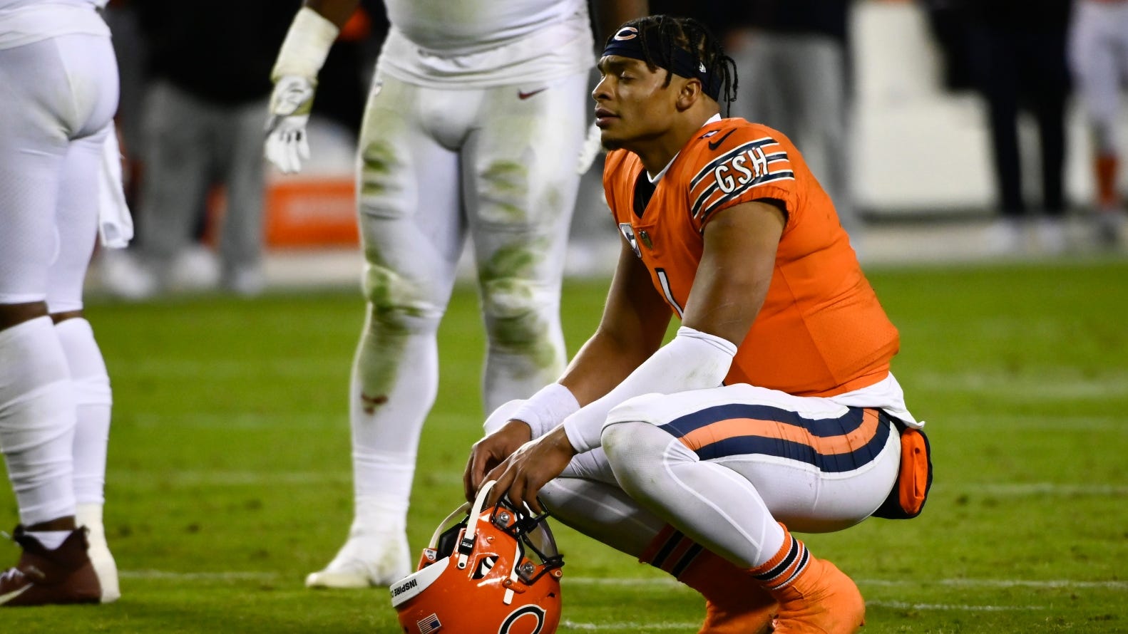 Haugh: Justin Fields takes a step backward as Bears blow chance to beat lowly Commanders