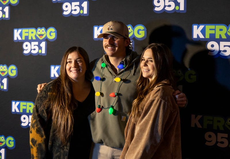 Tucker Wetmore poses with fans at K-Frog’s Christmas Throwdown