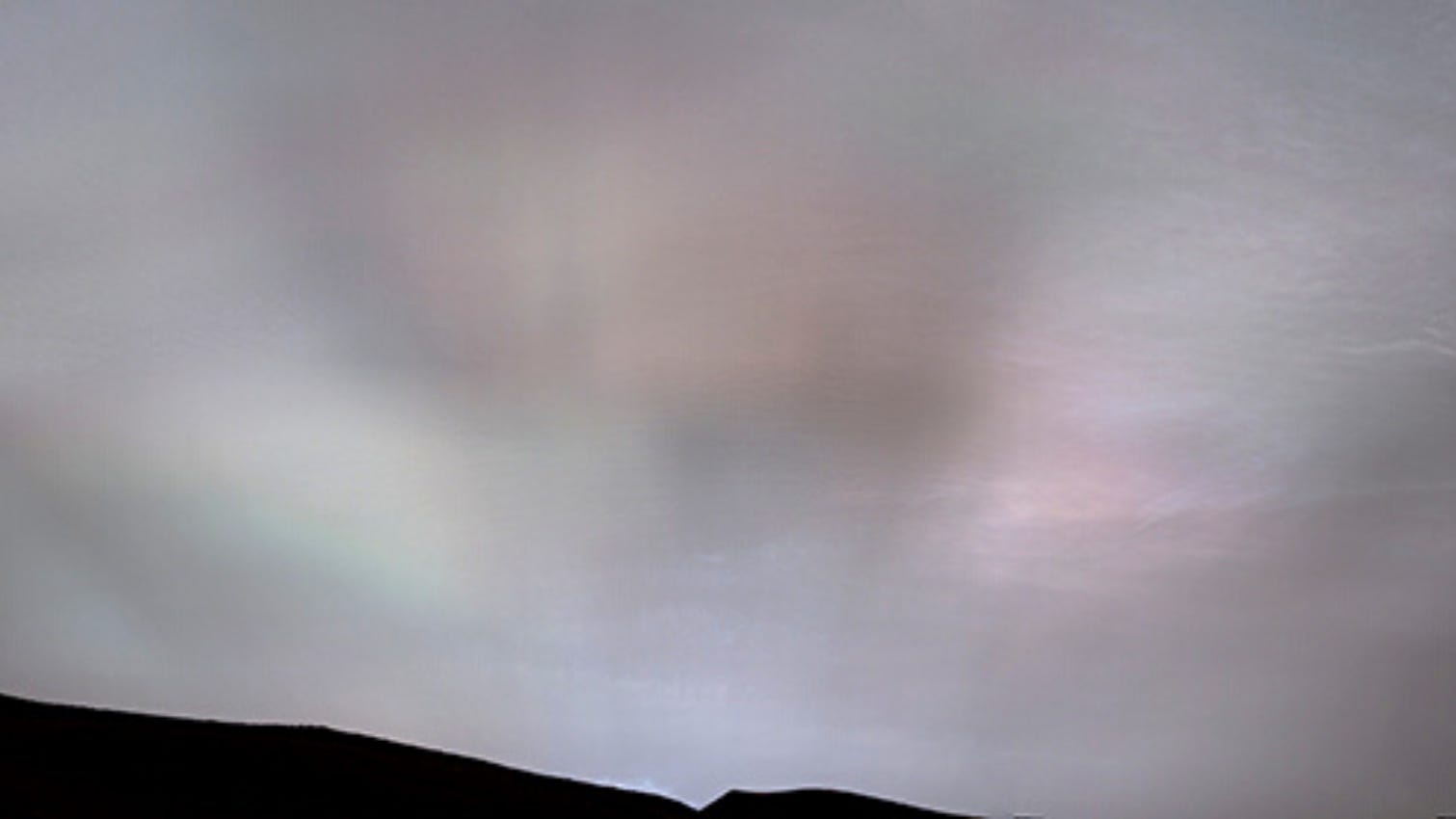 'Sun rays' seen over Mars for the first time