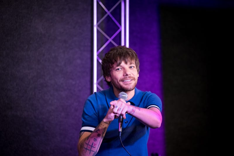Louis sees you