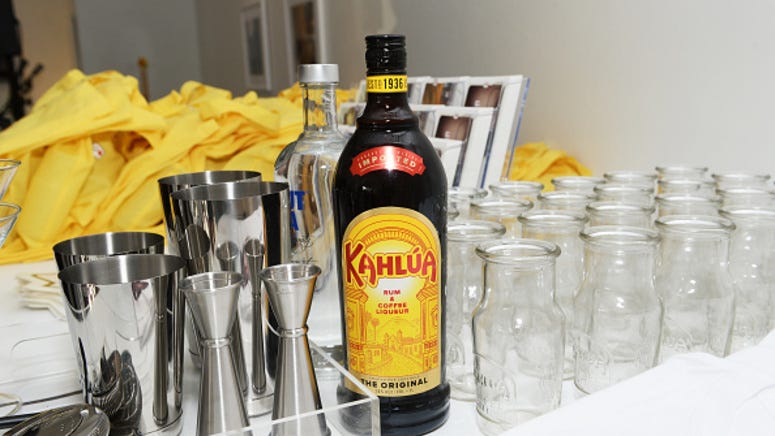 Kahlúa is offering $25k to couples that are willing to give up technology for a month