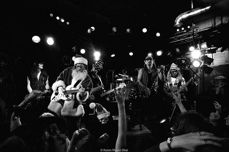 "I Am Santa Claus" live!