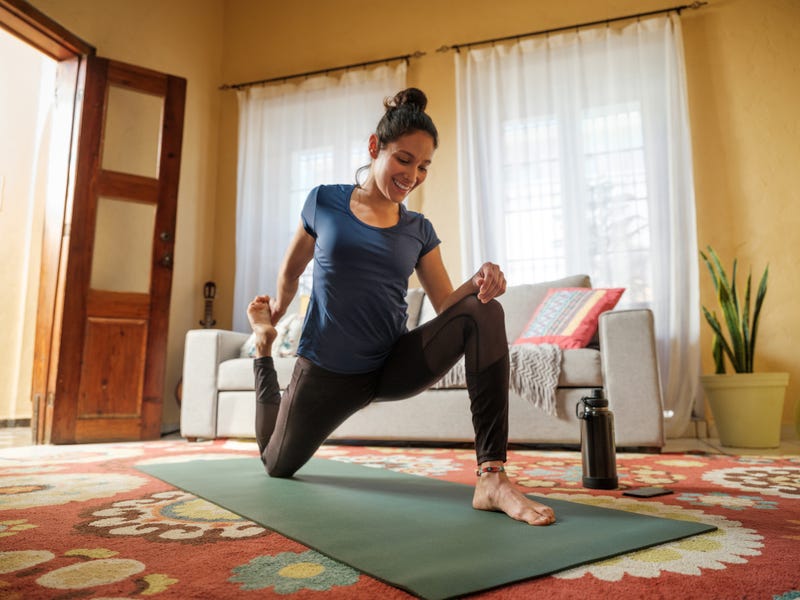 Keep Your Allergies in Check With These 6 Indoor Exercises | Bee Well