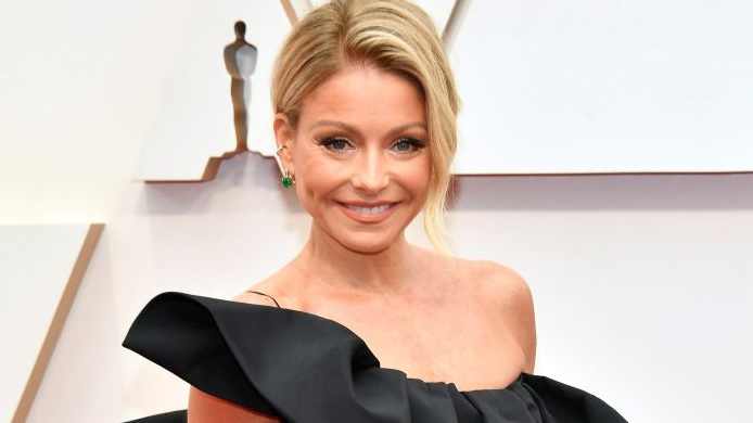 Kelly Ripa Stands Up to Critics of Her On-Air Appearance: 'How Dare You'