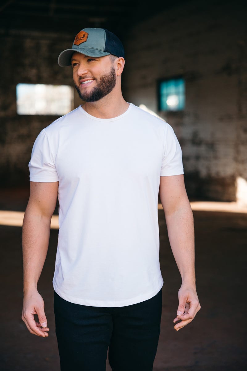 Kelsey Hart Ignites the Night