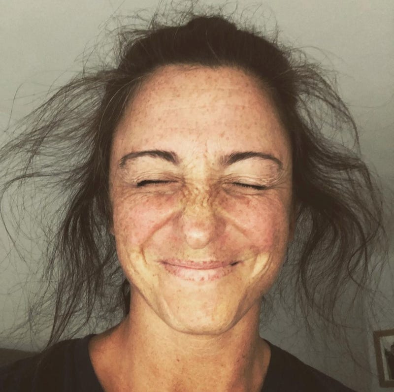 Kendra Rolls Out of Bed