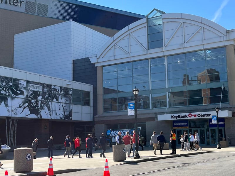 Visitors stream into KeyBank Center for March Madness tourney March 17, 2022
