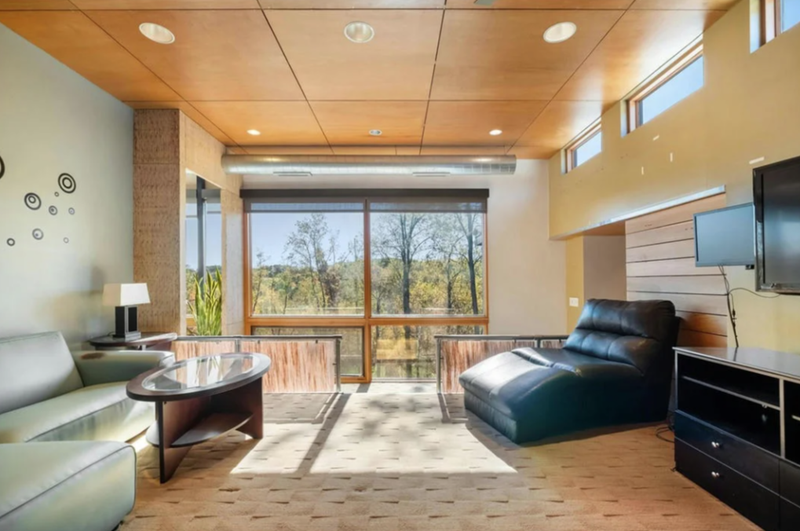 Realtor Dustin Hook 