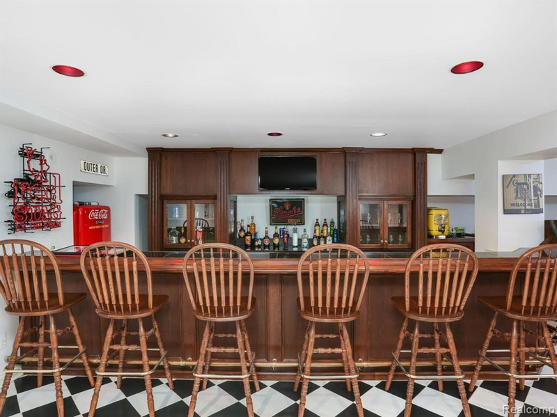 Kid Rock home for sale in Detroit