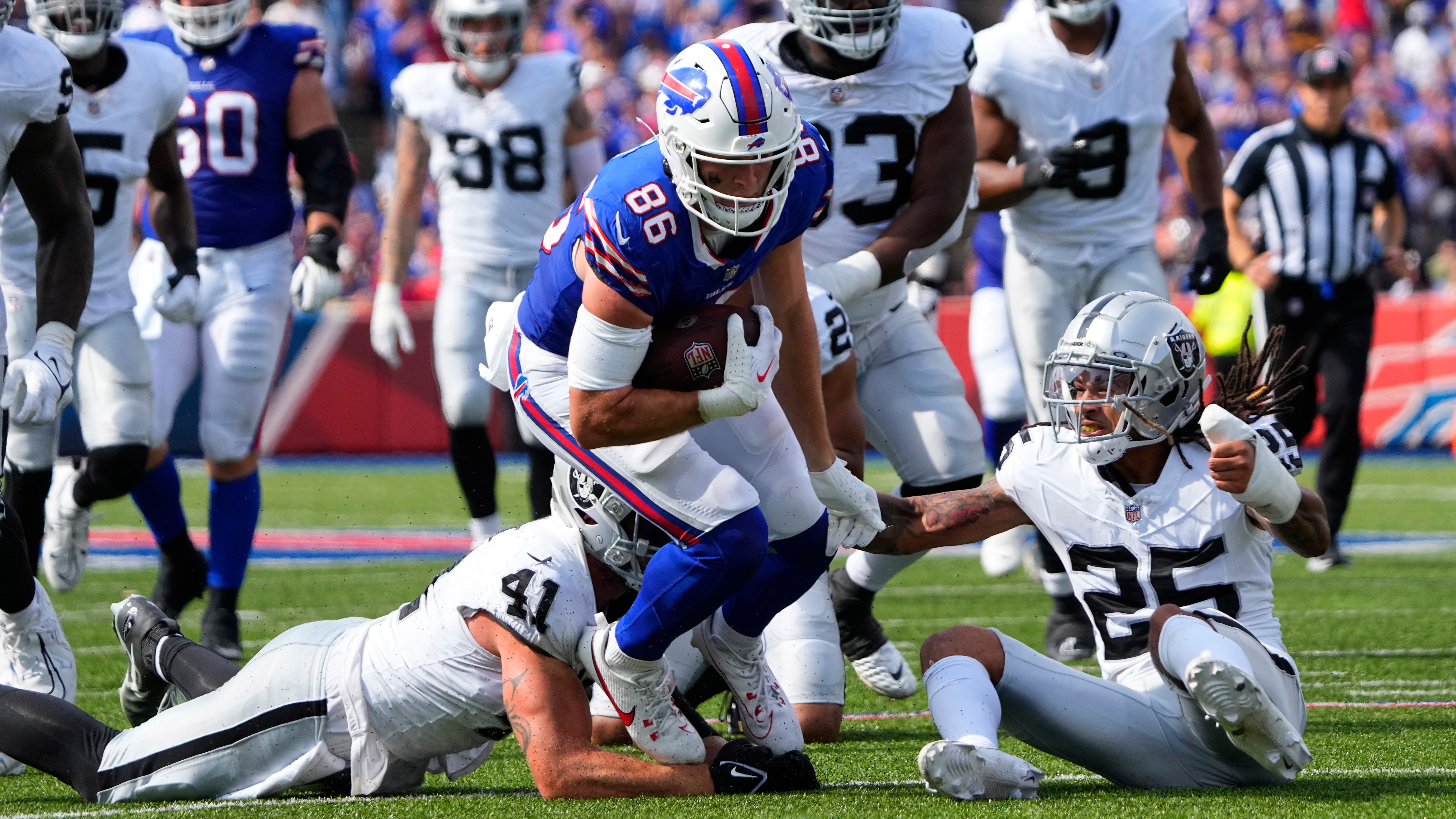Capaccio: Arrow Up/Arrow Down: Raiders at Bills