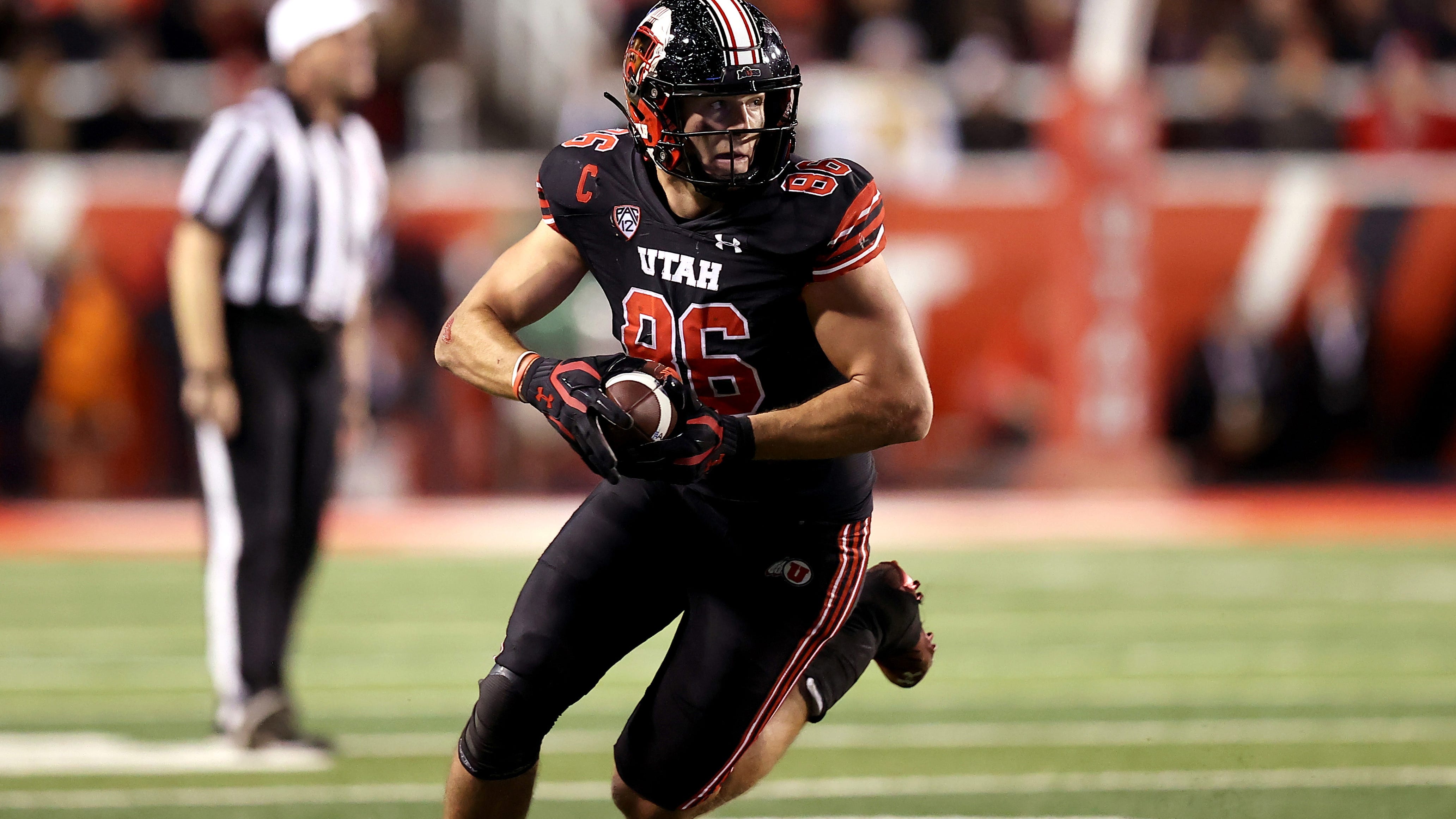 Capaccio: Bills land tight end they've been searching for