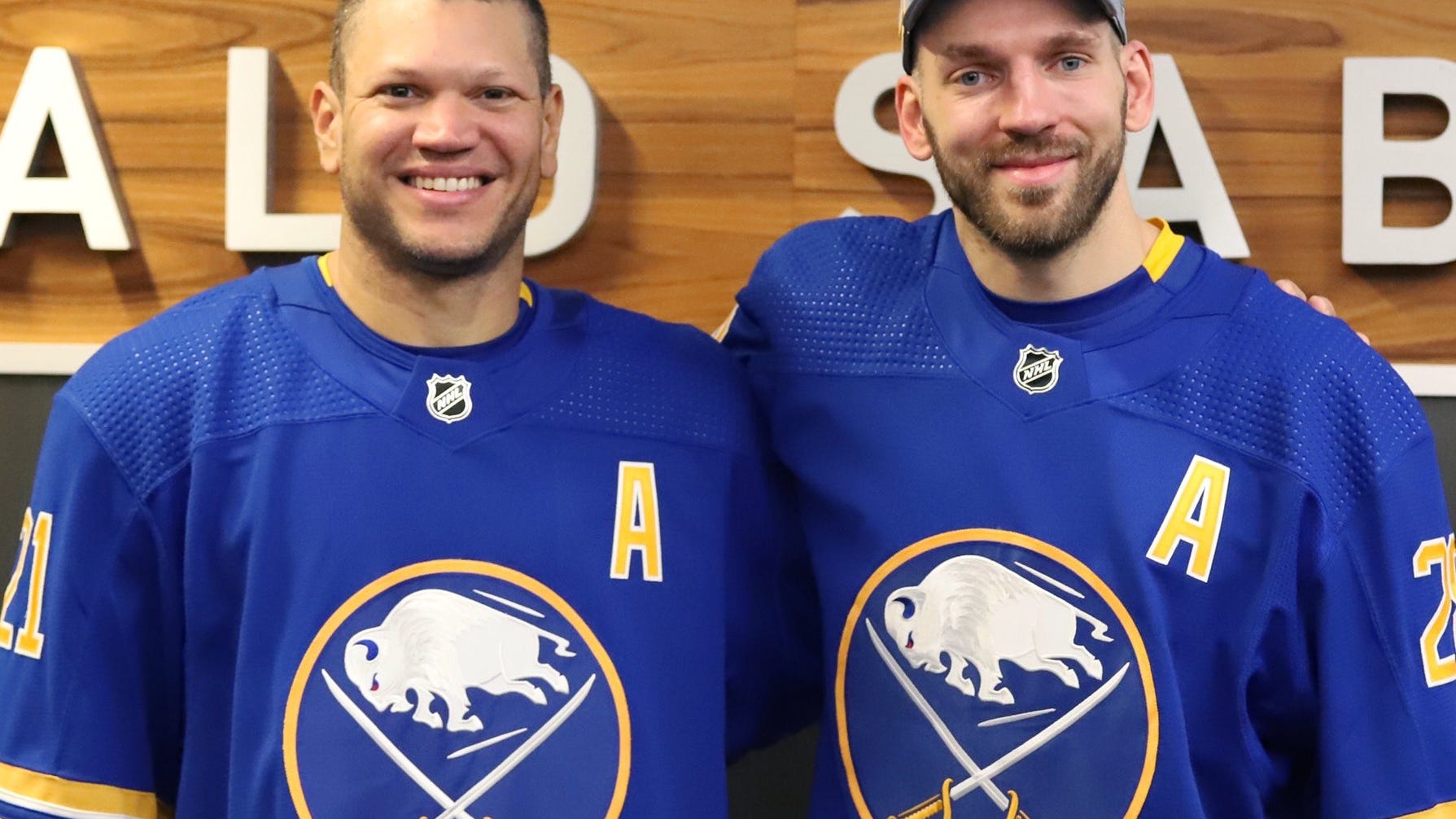 Sabres name Okposo, Girgensons as team captains