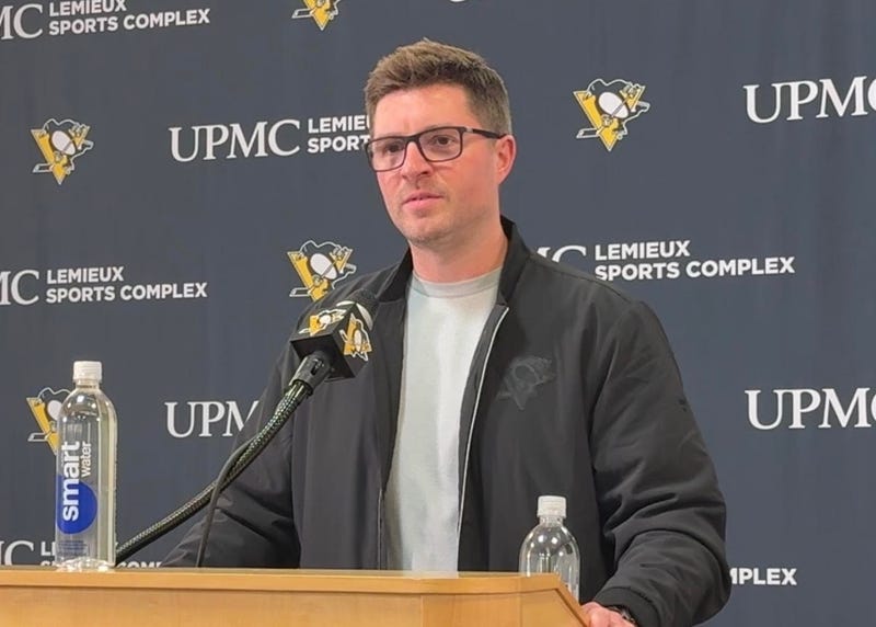 Kyle Dubas at podium