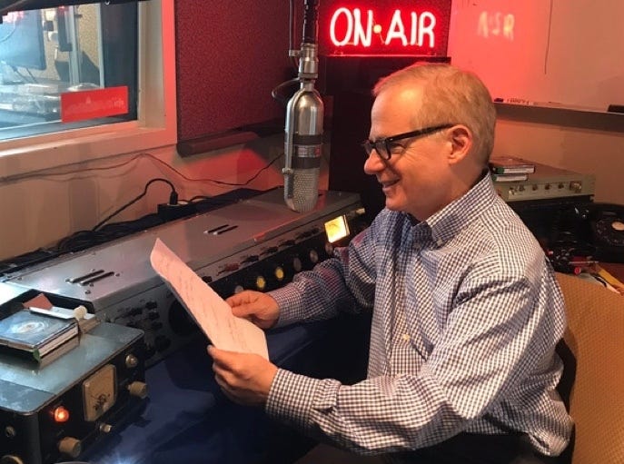 Legendary 1010 WINS morning news anchor Lee Harris signed off Friday morning after nearly 30 years at the station.