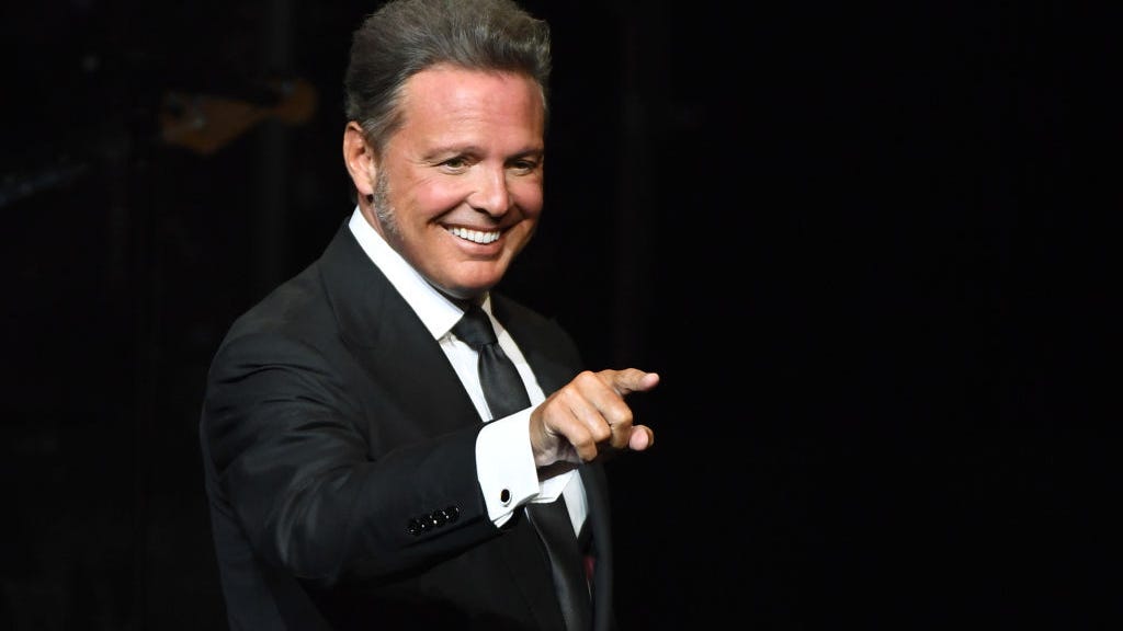 Luis Miguel Regresa a la Vida Pública con Anuncio de Uber Eats