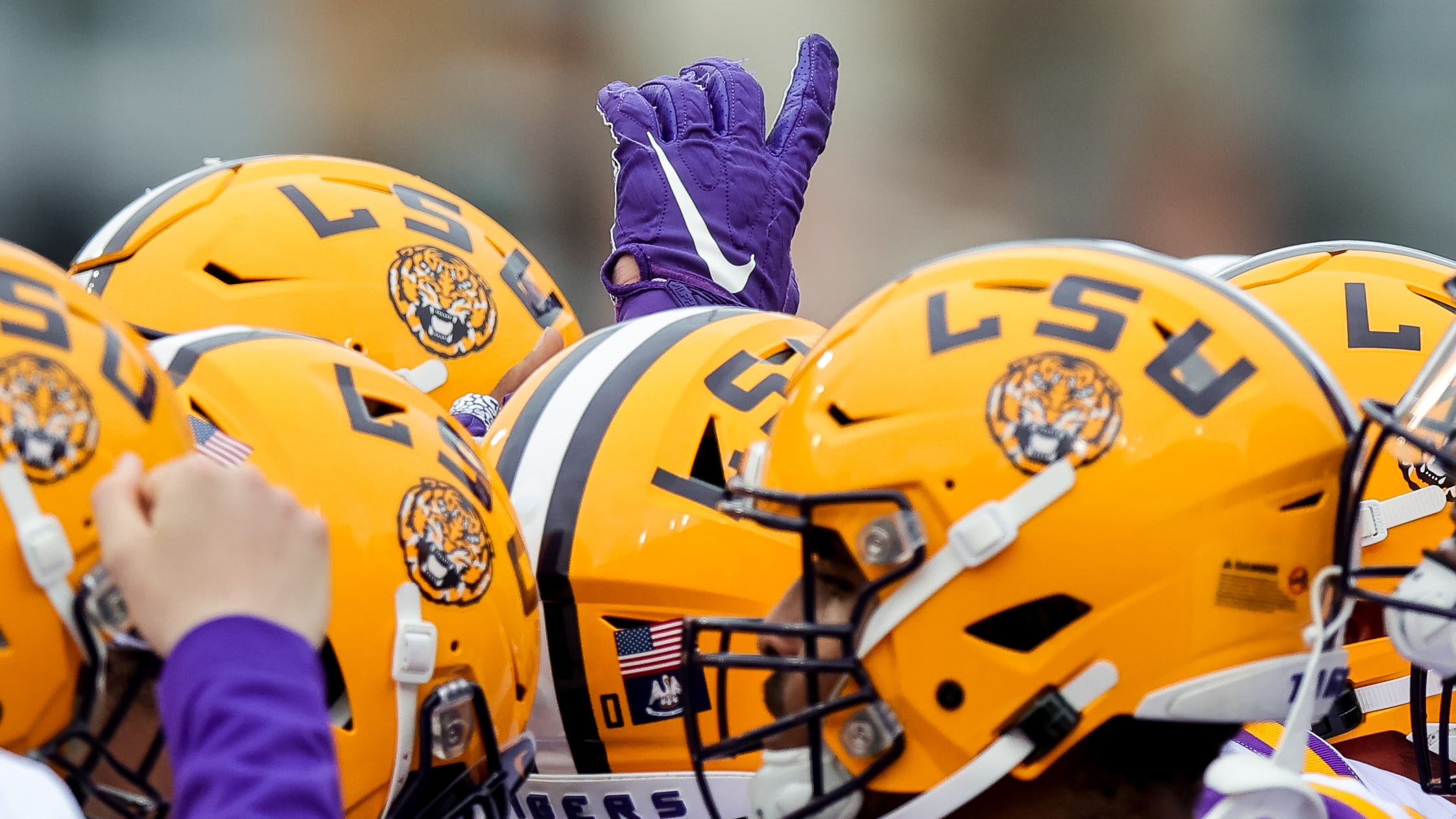 See 'KF' helmet decal LSU will wear in tribute to Kevin Faulk's late daughter