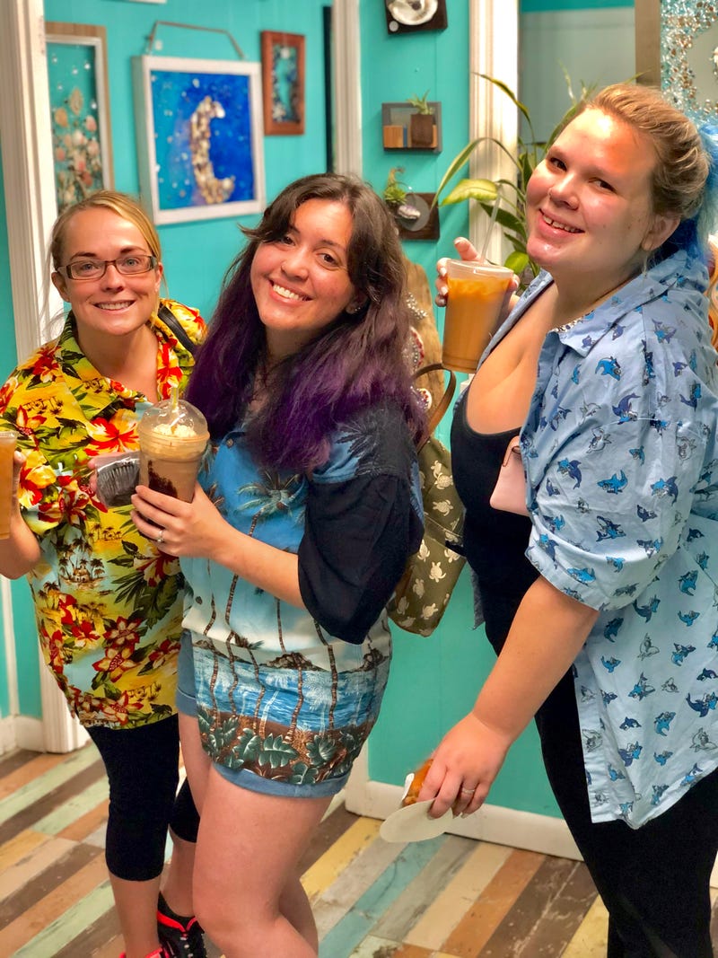 Alanna with both of her maids of honor, Lauren (left) and Mara (right)