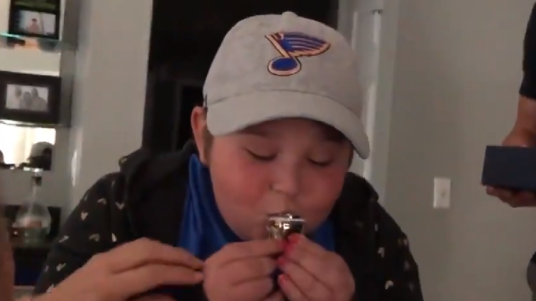 WATCH: Steen surprises cancer-fighting superfan Laila with Stanley Cup ring