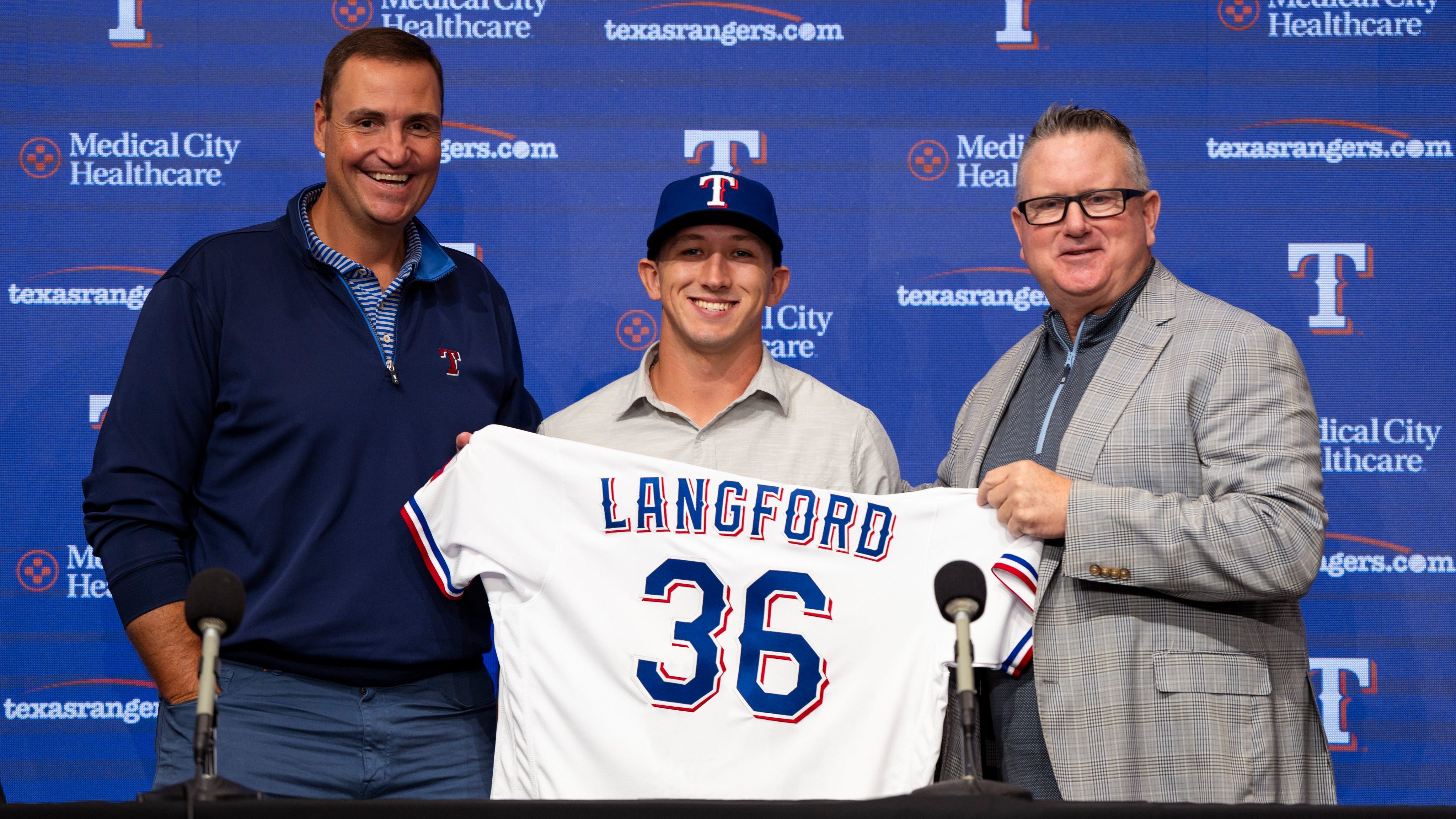 Rangers sign No. 4 overall pick Wyatt Langford