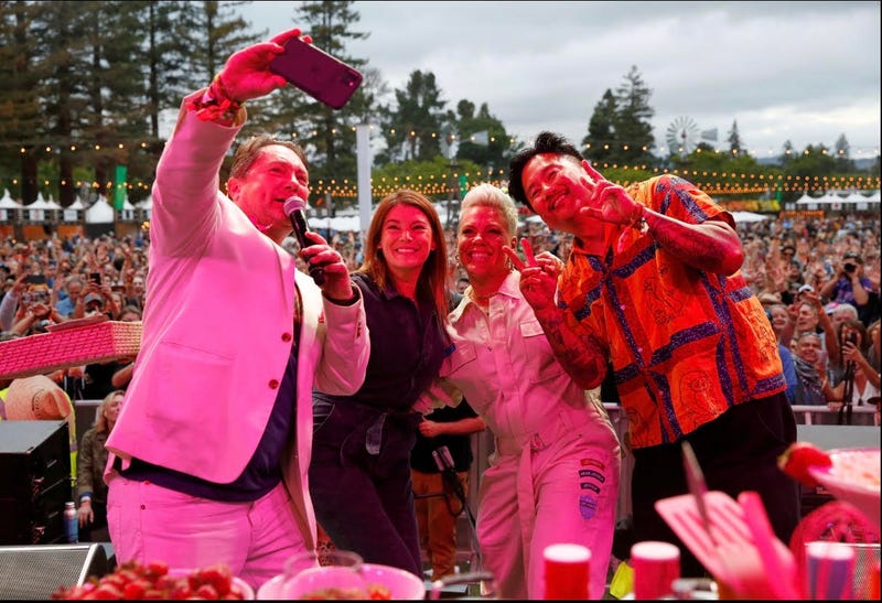 Liam Mayclem with Gail Simmons , Pink & Chef Roy Choi at BottleRock Napa Valley 2022.
