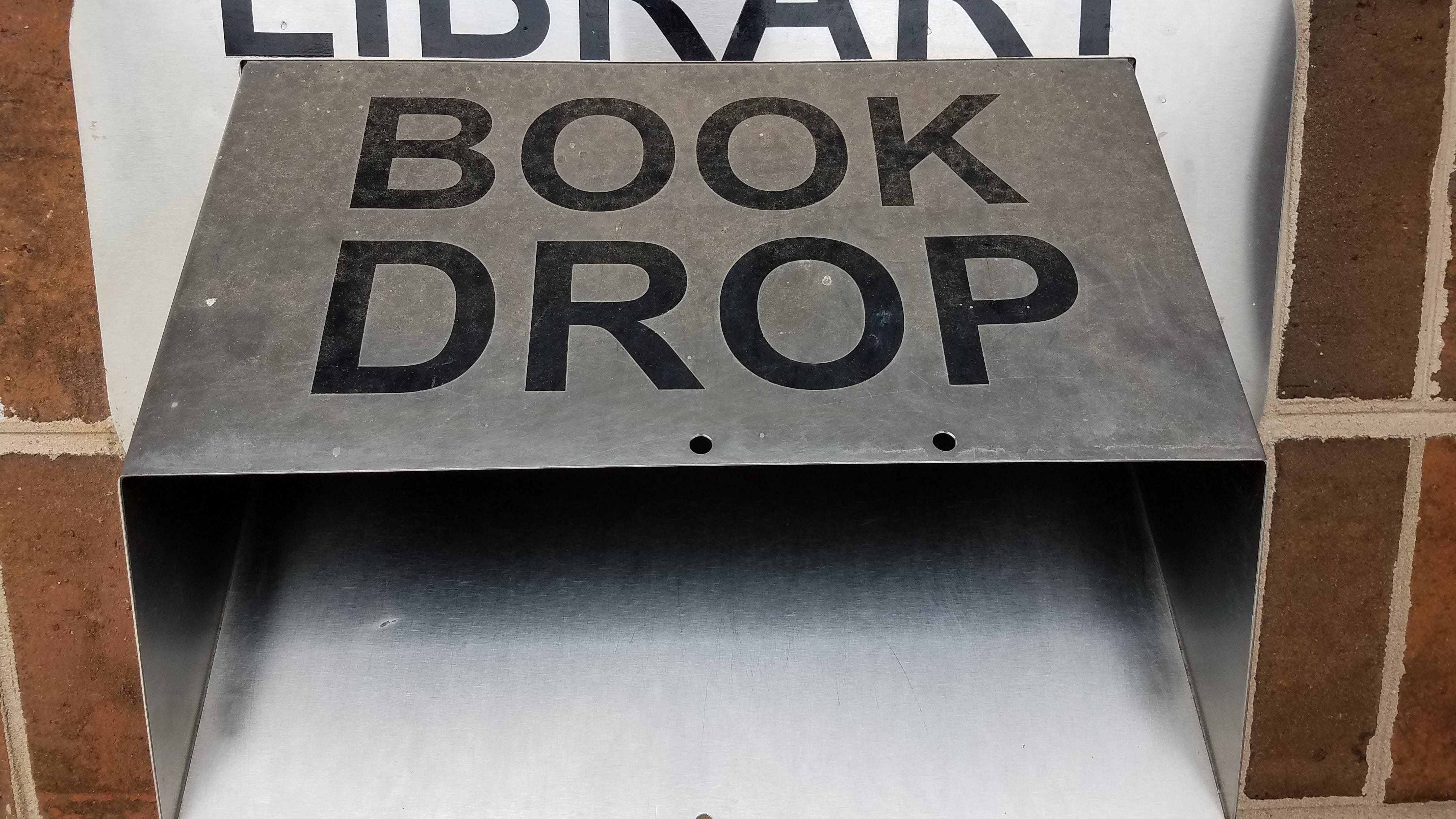 Orland Park vet returns overdue library book 49 years later
