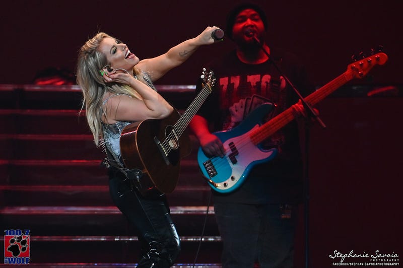 Lindsay Ell at Climate Pledge Arena on April 29th, 2023