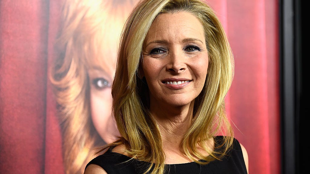 Lisa Kudrow highlights a sweet moment you may have missed during the 'Friends' reunion