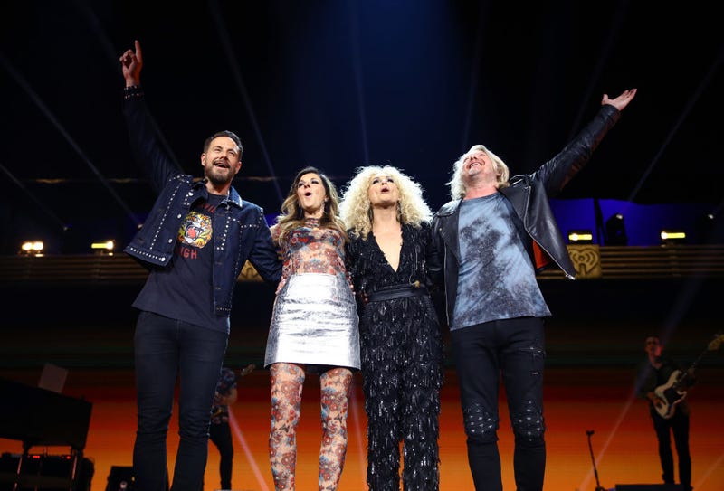 Jimi Westbrook, Karen Fairchild, Kimberly Schlapman, and Phillip Sweet of Little Big Town perform onstage