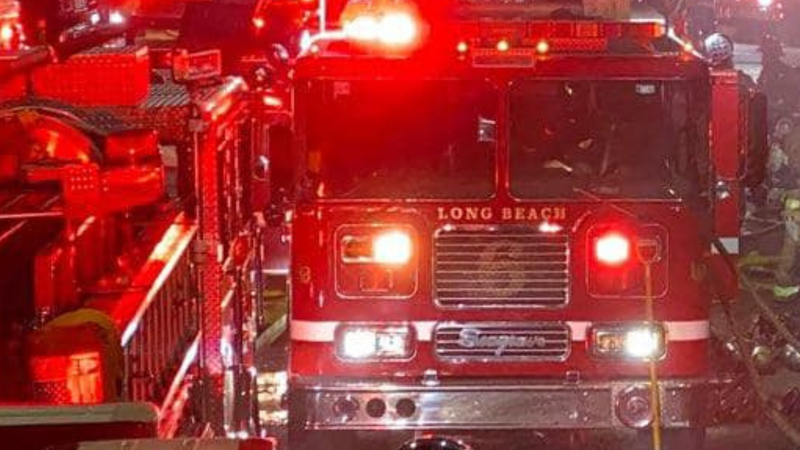 Long Beach bay blaze burns a dozen boats