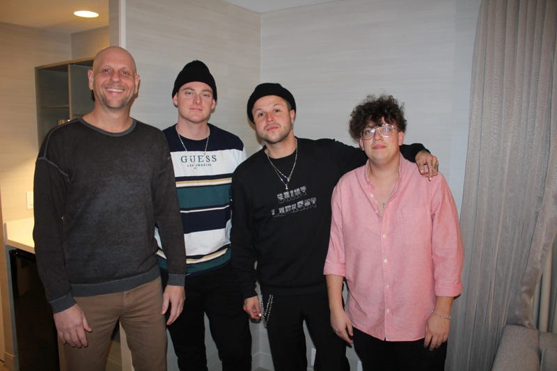 Lovelytheband