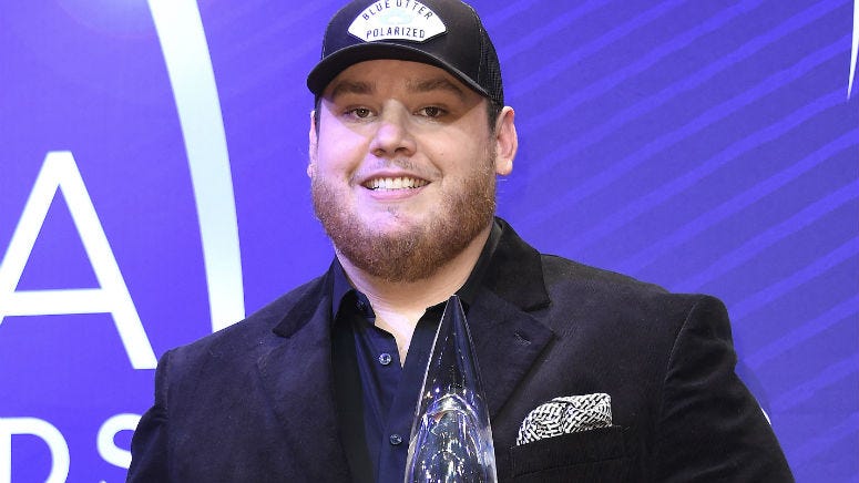 Luke Combs Performs Unreleased Track, ‘Every Little Bit Helps’
