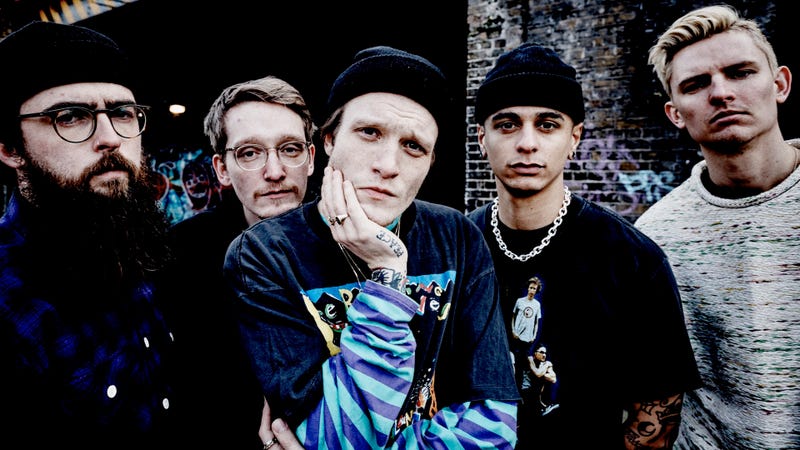 Neck deep