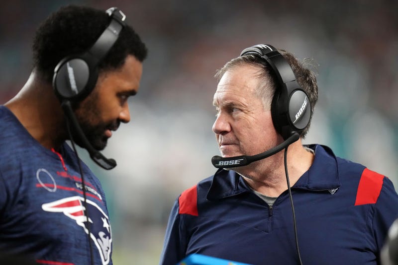 Jerod Mayo and Bill Belichick