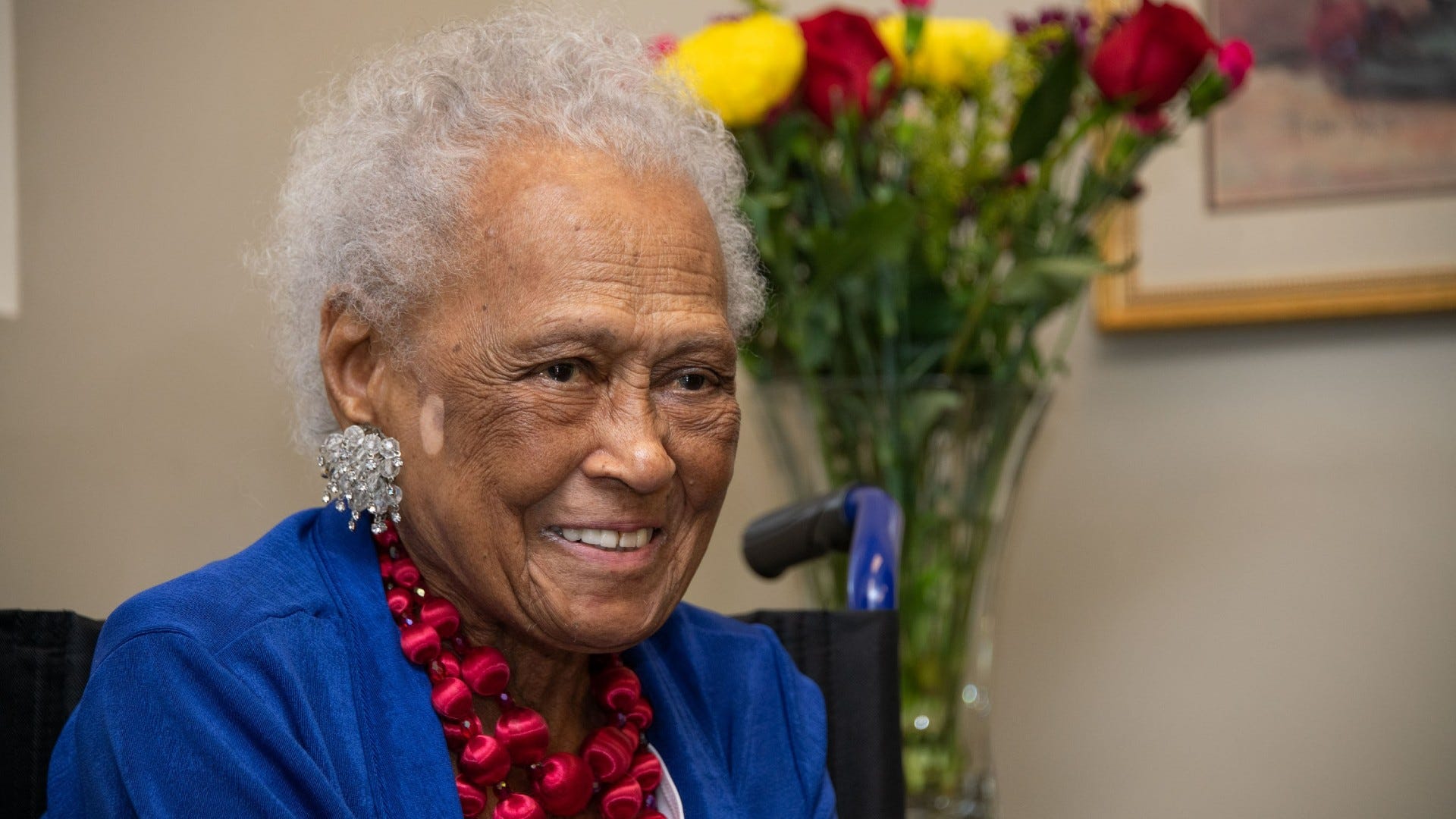 Female World War II vet receives Congressional Gold Medal