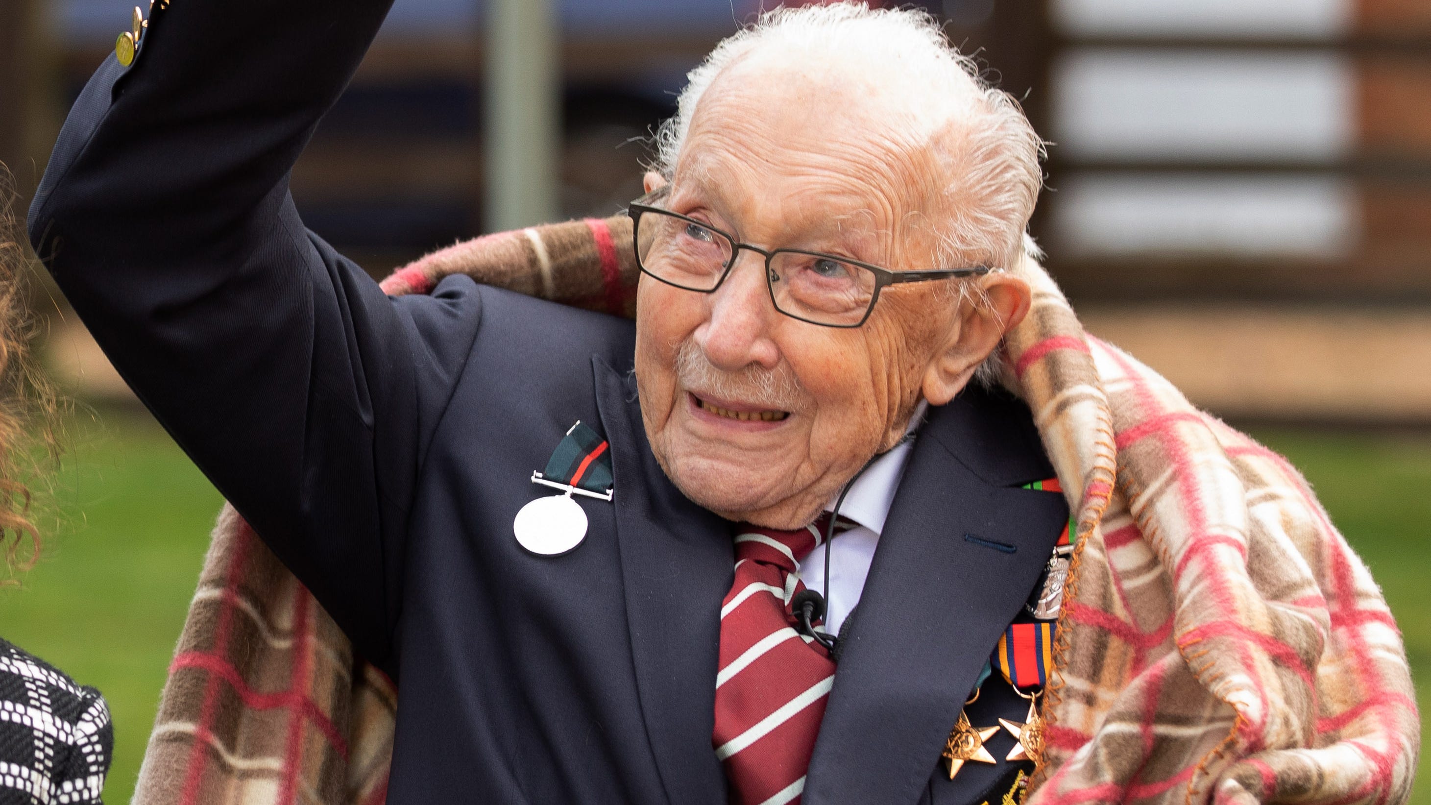 British WWII vet who raised millions for health care workers being treated for COVID-19