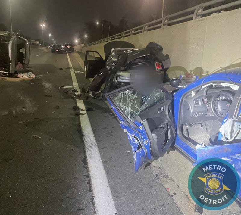 Patrol car hit by SUV in Detroit