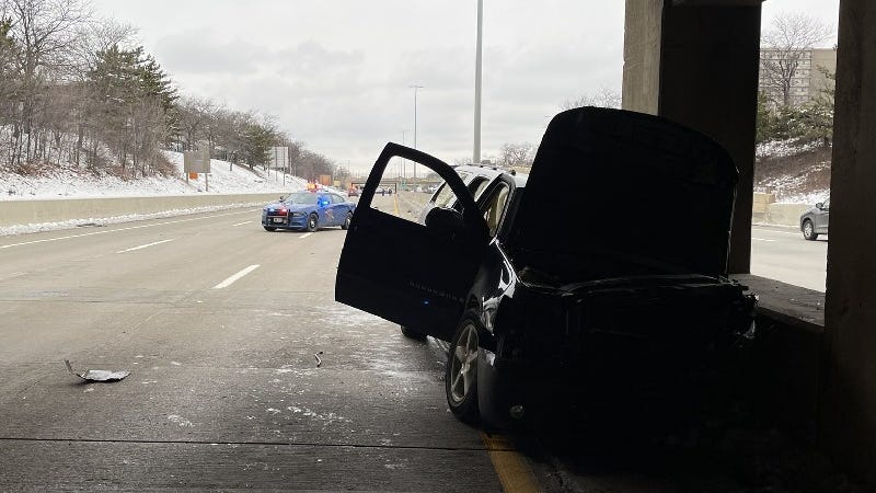 Detroit man crashes into median wall after being shot 3 times on Lodge Freeway; MSP asking for tips to find suspect