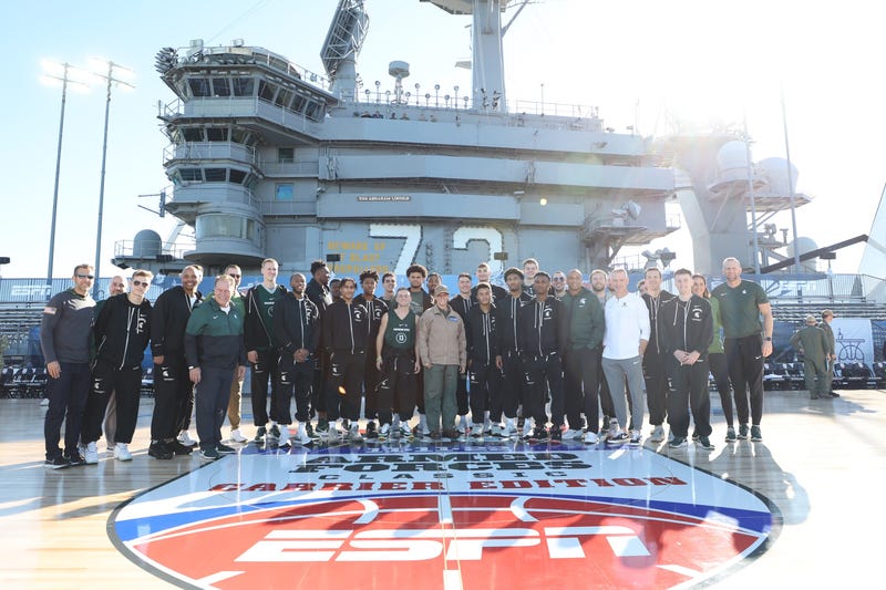 Michigan State’s men’s basketball team got their first look at the USS Abraham Lincoln in San Diego yesterday afternoon ahead of the Armed Forces Classic scheduled for tip off on Friday evening.