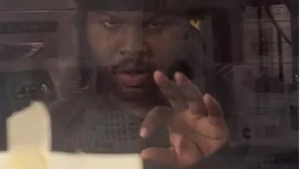 VIDEO: Man sought for stalking female MTA worker at Brooklyn subway station