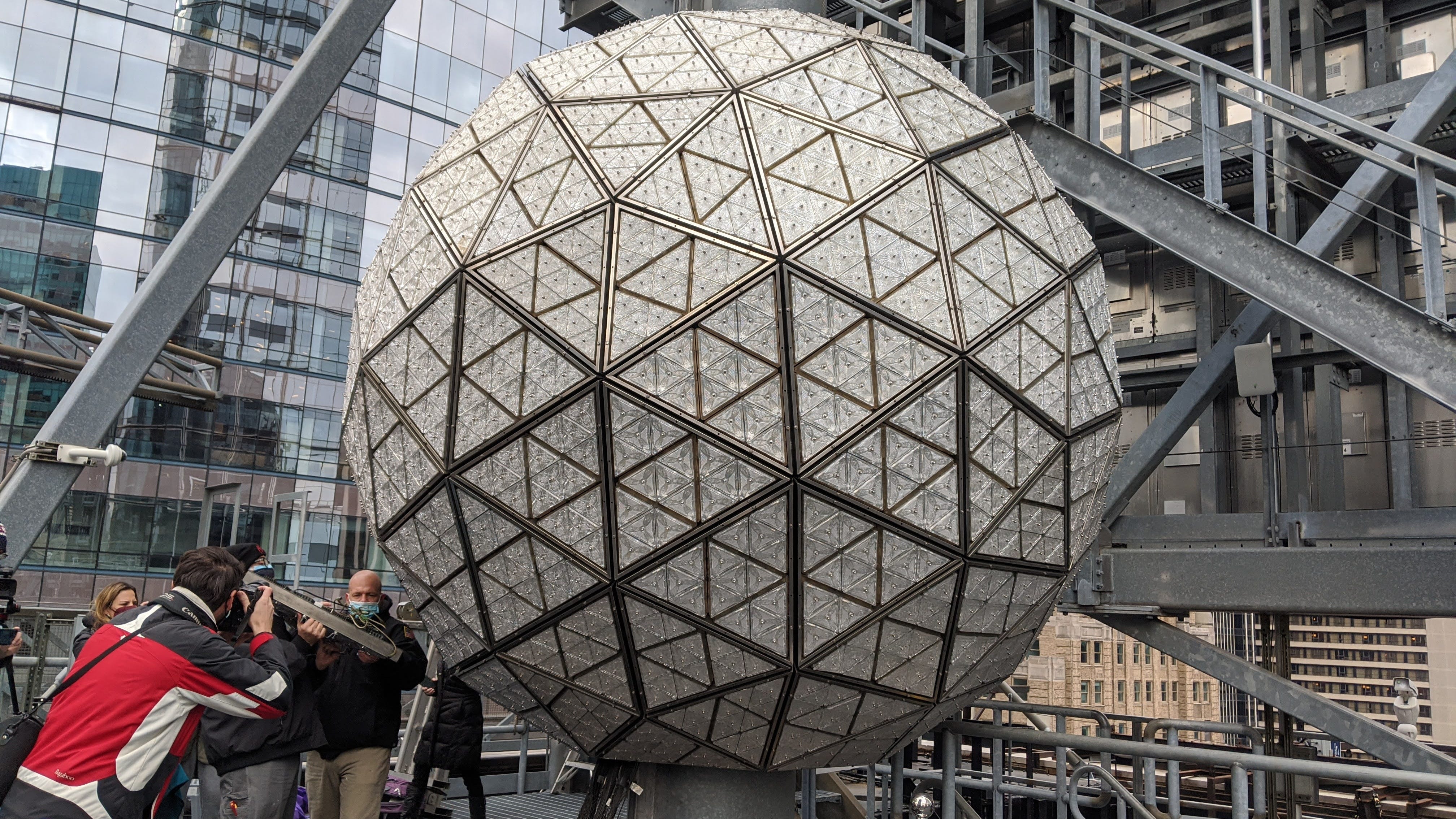 PHOTOS: Over 2K crystals installed on Times Square's 2022 New Year's Eve ball